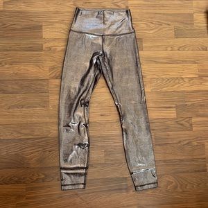 Lululemon align leggings “shine” size 4 worn once